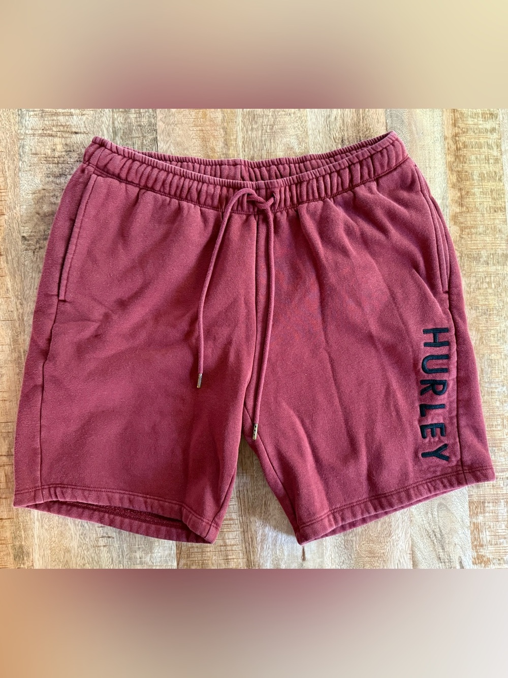 Hurley Men’s Burnt Red Fleece Sweat Shorts Size Medium Embroidered Logo